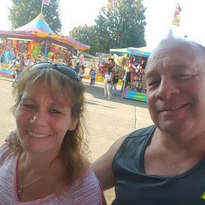 Meet your Posher, Warren an jean